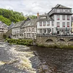 De Lange Man Eifel Hotel Monschau