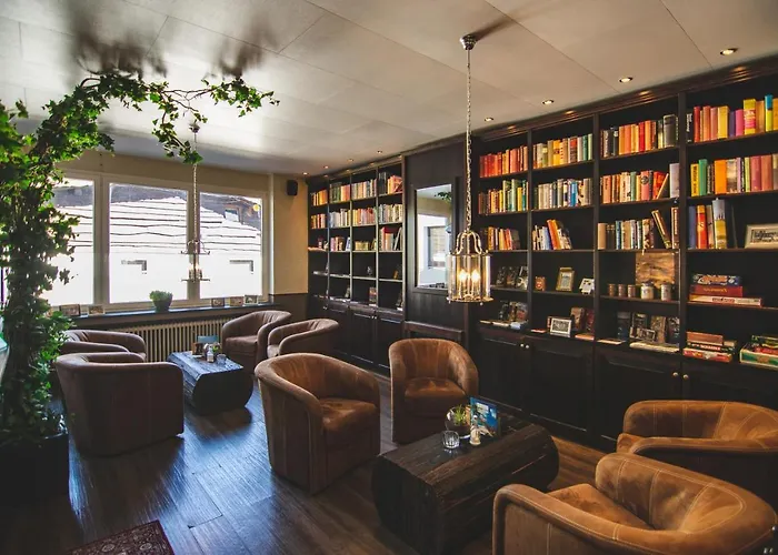 De Lange Man Eifel Hotel 4*