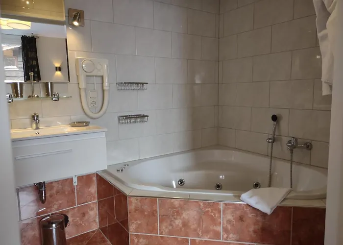 호텔 De Lange Man Eifel 4*